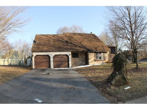 32 Phoenix Ave
