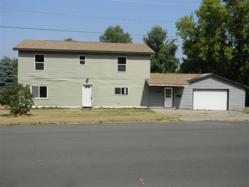 202 2nd St SE