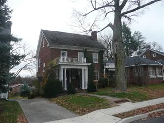 104 E  Irvin Ave