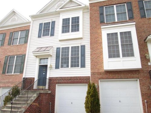 2582 Oak Tree Lane