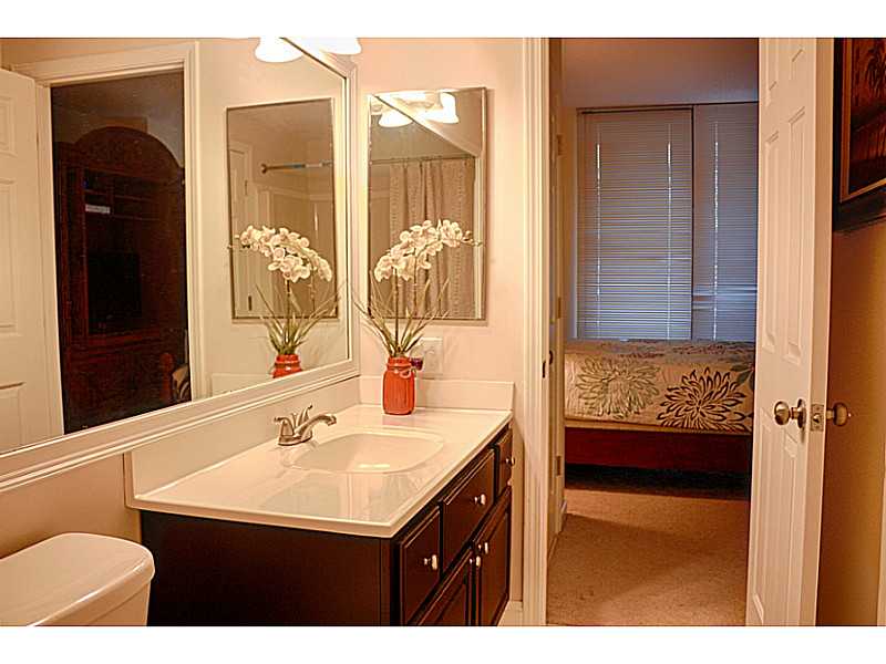 Unit 808 - 3481 Lakeside Drive Ne