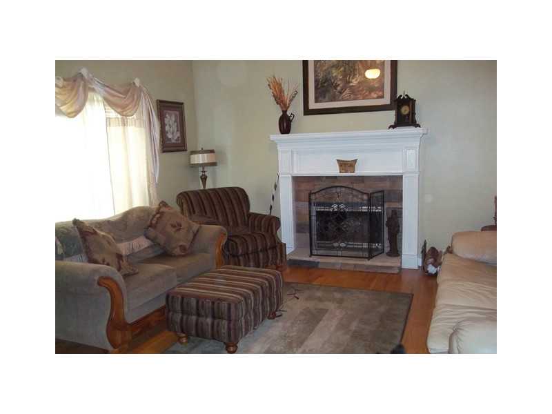 184 King Edward Court Sw