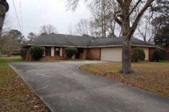 2706 Victoria Dr