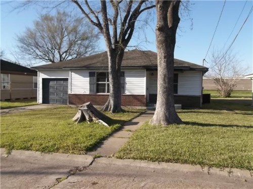 201 E 1st St