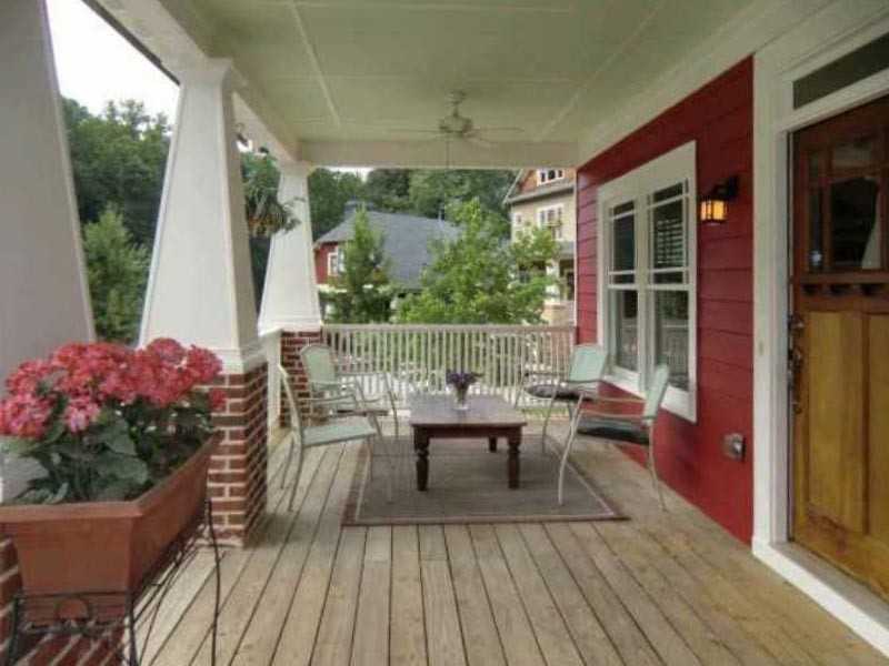 1350 Lakeview East Drive