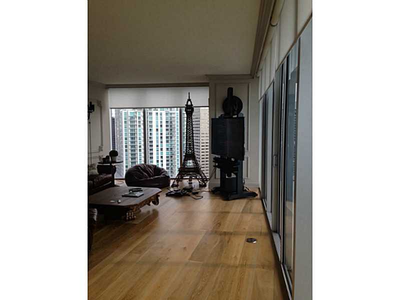 465 BRICKELL AV # 3501