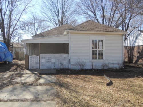 403 W Cedar St