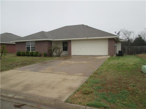 221 Broken Arrow Dr