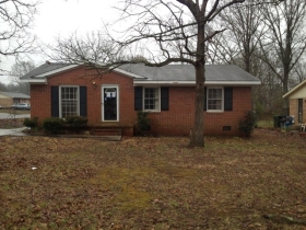 952 Pebble Rd