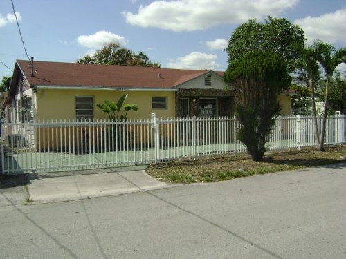 3006 SW 24 ST