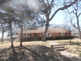 1933 Madera Dr