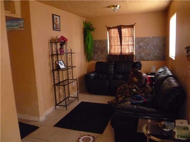 1720 NW 68 TE