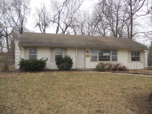 8425 W 70th Ter