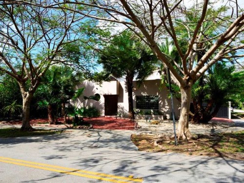 1310 SW 45 AV