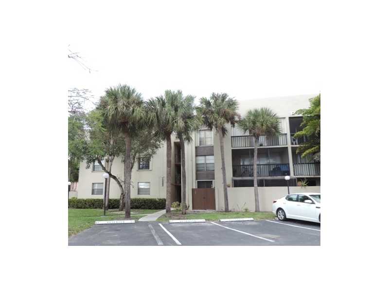 10865 SW 112 AV # 208