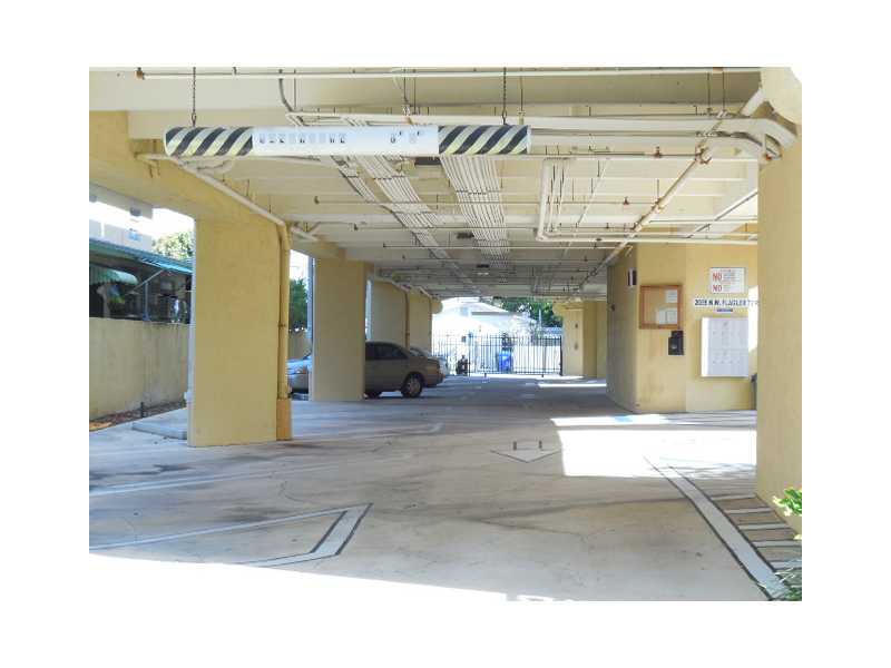 2035 NW FLAGLER TE # 102