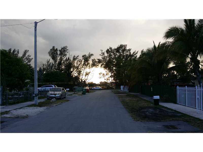 1151 NW 105 TE