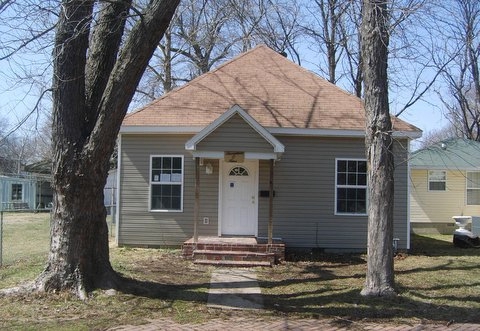 1709 N Michigan St