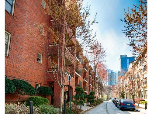 Unit 210 - 273 12th Street Ne