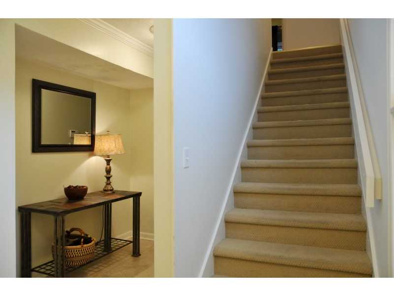 Unit 3288 - 3288 Clairmont N