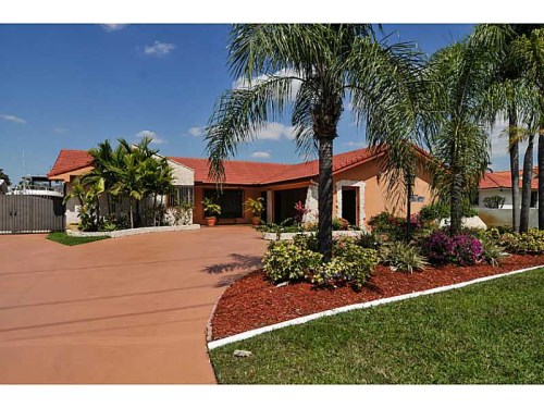 8445 SW 2 ST