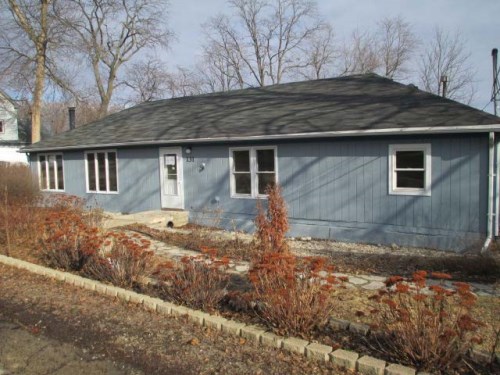 131 Lakeview Ave