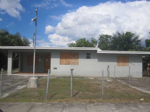 1121 NW 139 ST
