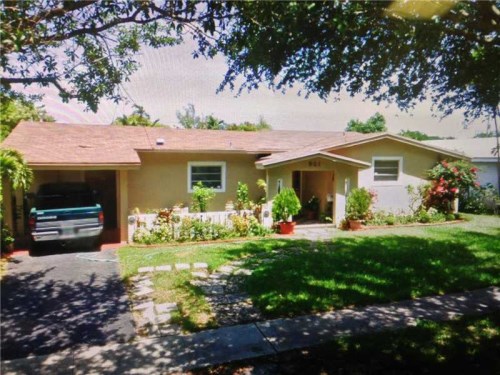 851 NE 182 ST