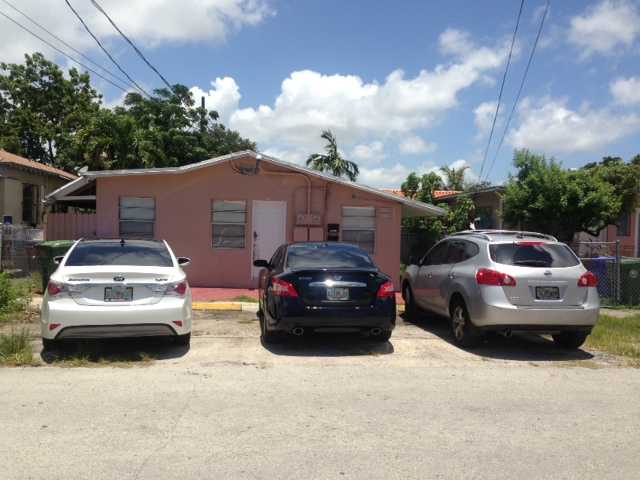 3071 SW 2 ST