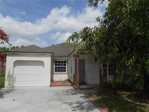 15861 SW 143 AV