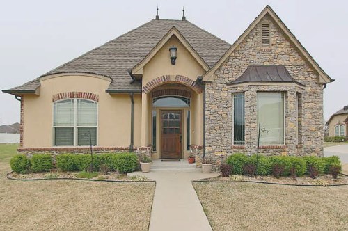 825 W Urbana Street