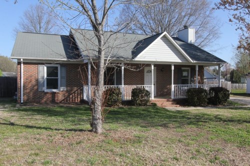 1696 Fieldcrest Cir