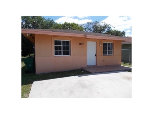 4549 NW 33 CT