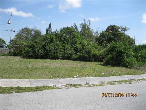 1887 NW 83 ST