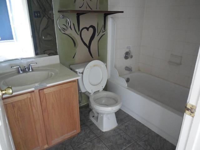 1610 Red Elm