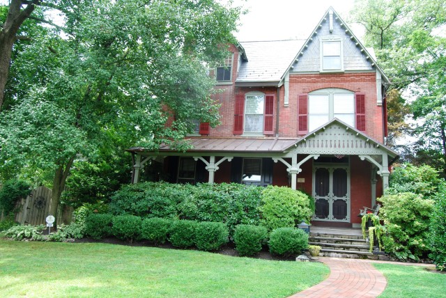 261 Maple Avenue