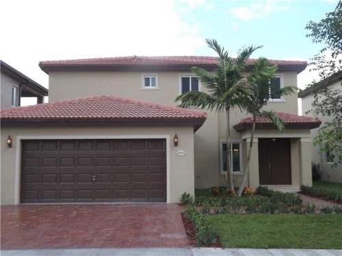 892 SW 144 AV