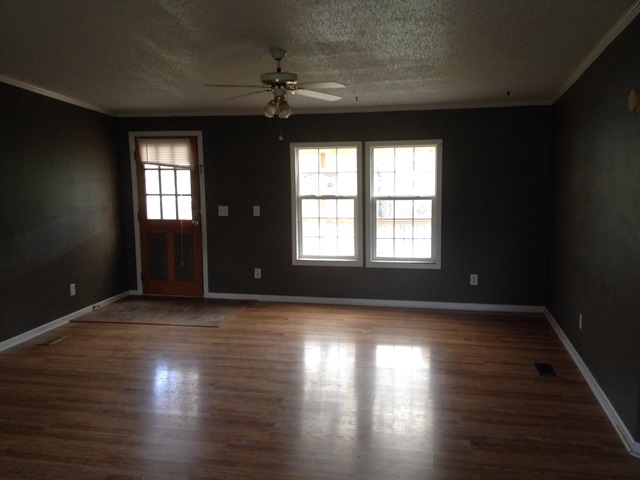 221 Halsbury Ave