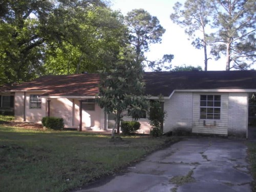 515 Paris Ln