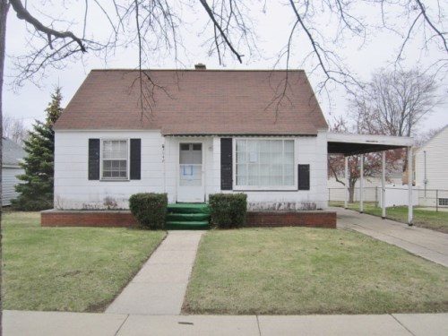 2048 Norman Ave