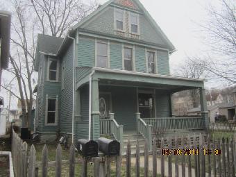 1049 17th St 02