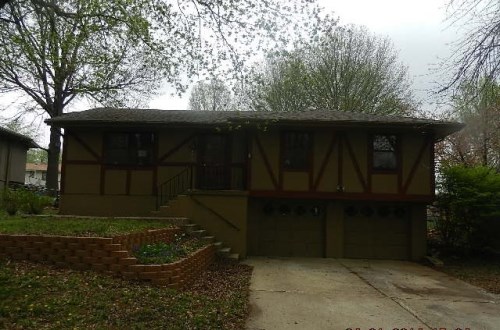 401 SW Parkwood Dr