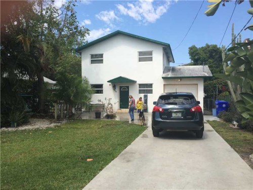 220 NW 24 AV