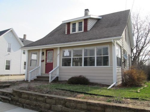 1143 Elm St