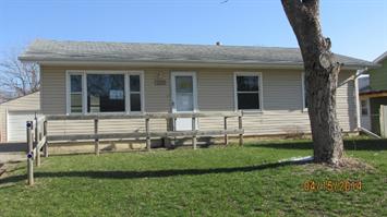 1608 Oakwood Dr