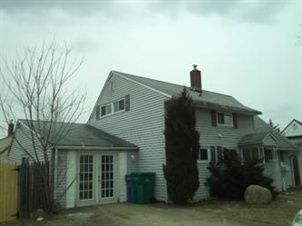 68 Robin Hill Ln
