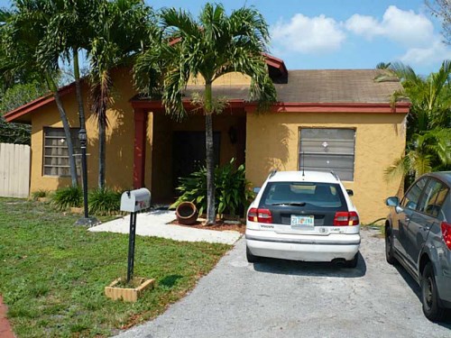 2420 SW 131 CT