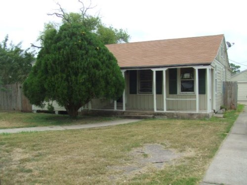 306 Clark Dr
