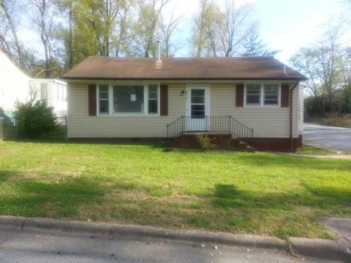 2010 Redwood Dr
