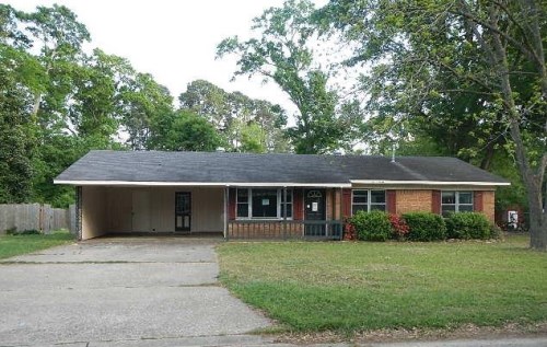 121 Flagg Dr